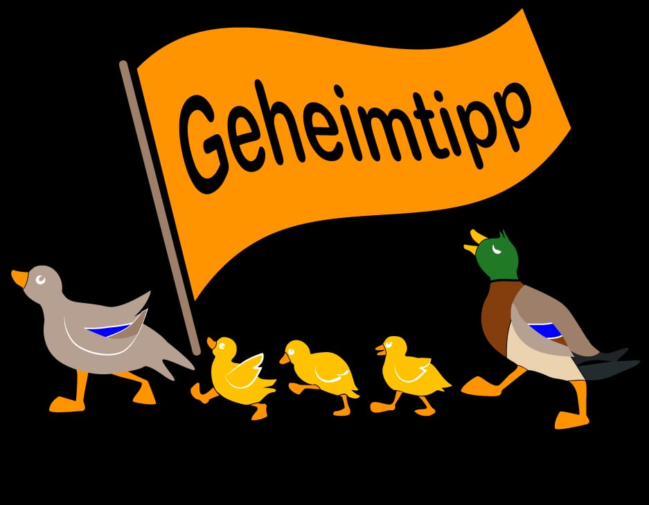 Entenfamilie trägt Geheimtipp-Banner, empfiehlt etwas Besonderes.